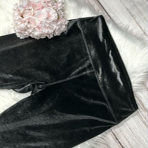 PINK
ULTIMATE BLACK SHINE HIGH-WAIST LEGGINGS - Picture 7 of 11